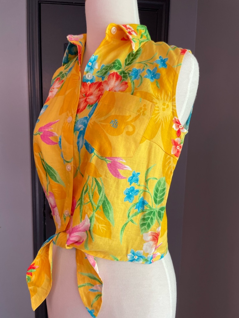 Y2K Lauren Ralph Lauren Linen Yellow Floral Tie-Front Sleeveless Button-Up Top - Picture 2 of 9